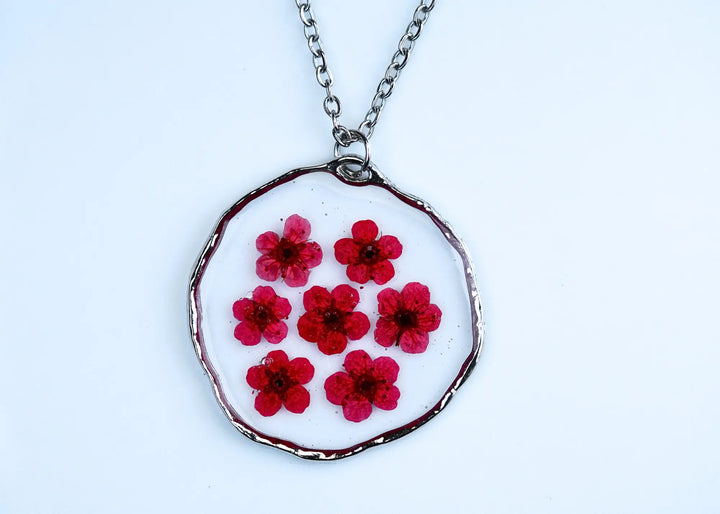 Rote Blumenhaslkette