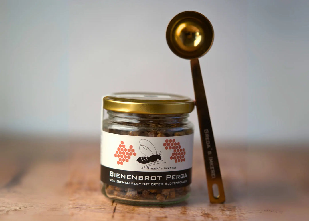 Bienenbrot und passender rose goldener Dosierlöffel