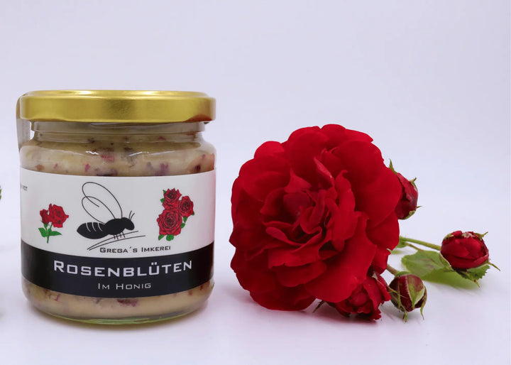Rosenblüten im Honig