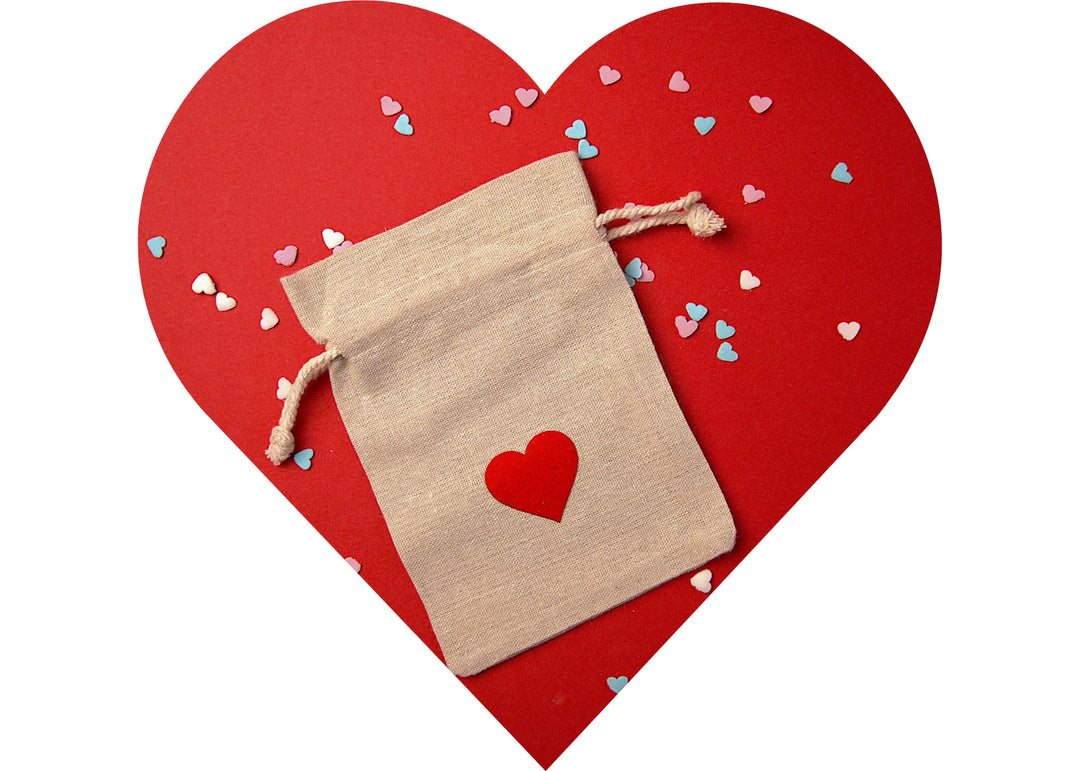 Leinensäckchen mit Herz zum Valentinstag