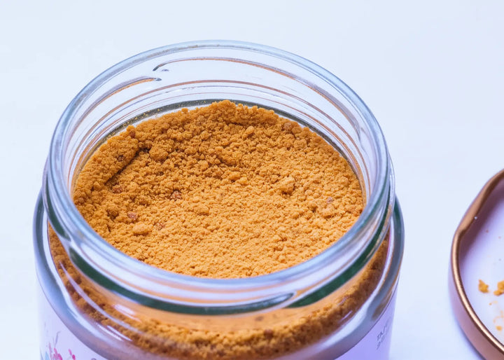 Blütenpollen pulver fein gemahlen direkt im Glas