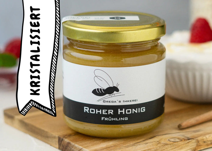 Roher Honig Frühling kirstalisiert